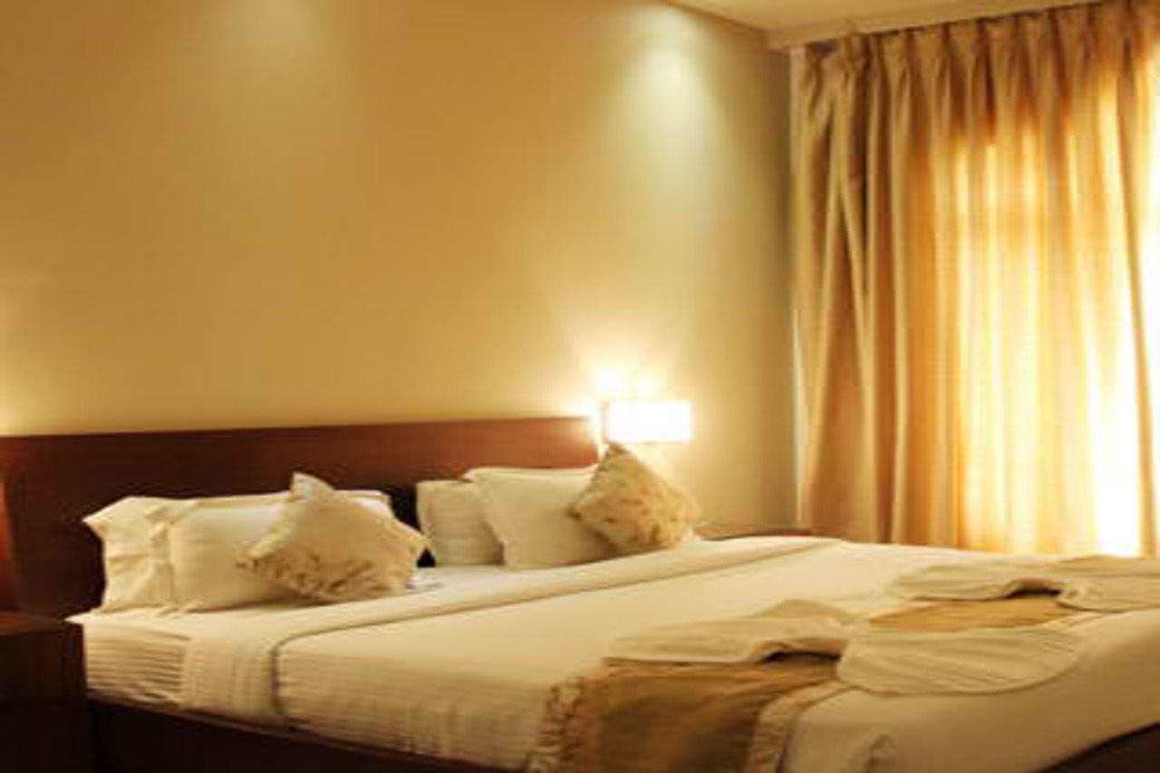 Sukhmantra resort y Spa Candolim Exterior foto